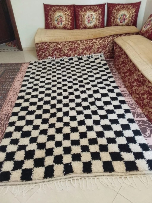 Berber tapijt zwart-wit schaakbord – natuurlijke wol handgeweven contrast (250×145 cm)