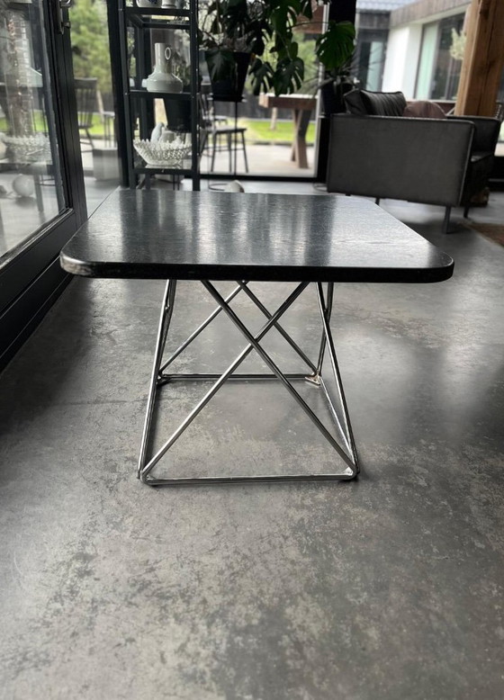 Image 1 of Mesa de centro Thonet Eiffel original, chapa de roble negro, diseño Bauhaus