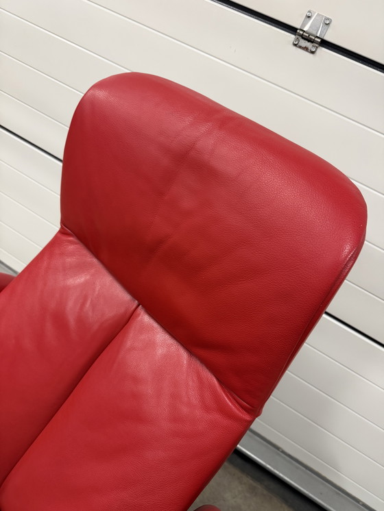 Image 1 of Poltrona reclinabile Jori Symphony Konia in pelle rossa, taglia Mini, modello Mono-move, recentissima.