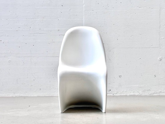 White chairs in the style of the Panton Chair – Space Age, 1970s – Side chairs, Plastic (photo 7 of 15)
