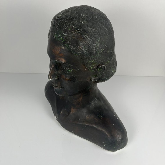 Image 1 of Neoclassicistische gipsen buste van een vrouw, vervaardigd door M. Mongey, 20e eeuw.