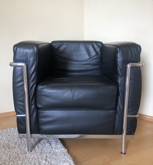 Modern 2-seat sofa and 2 armchairs
