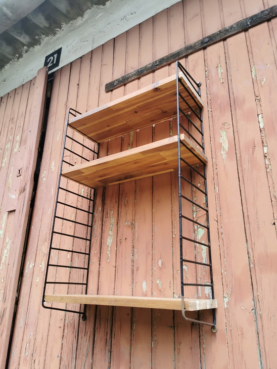 Image 1 of Estantería de pared Strinning