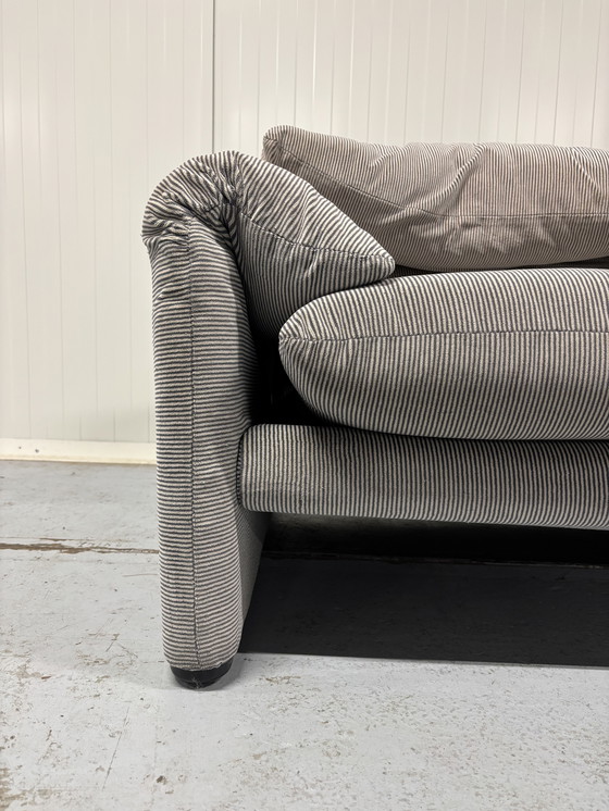 Image 1 of 3-zits Cassina Maralunga