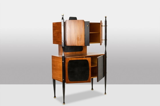 Image 1 of Coppia di armadi italiani impiallacciati in teak. Circa 1960.