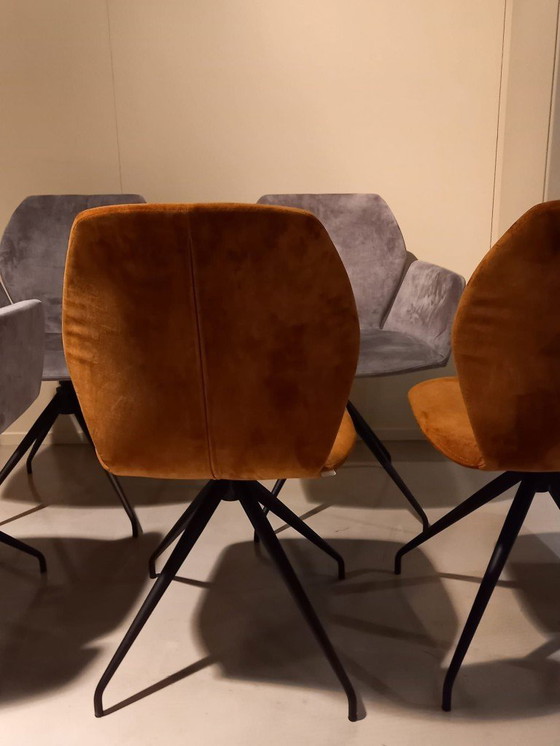 Image 1 of umore S/6