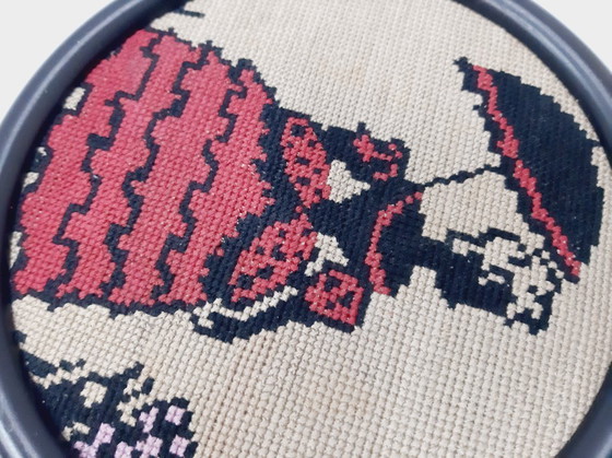 Image 1 of Bordado enmarcado con aguja, Dama con paraguas