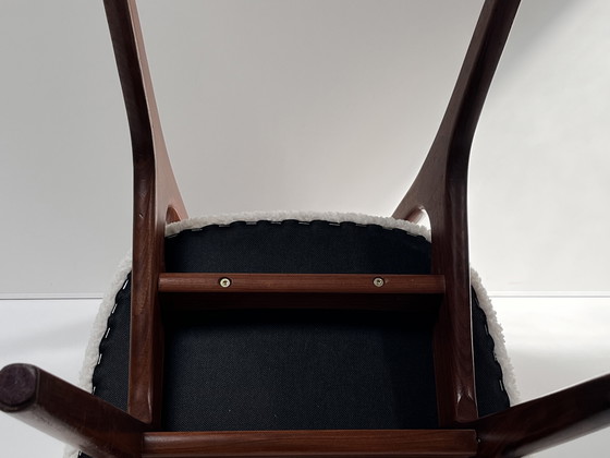 Image 1 of 4 chaises de salle à manger vintage en teck