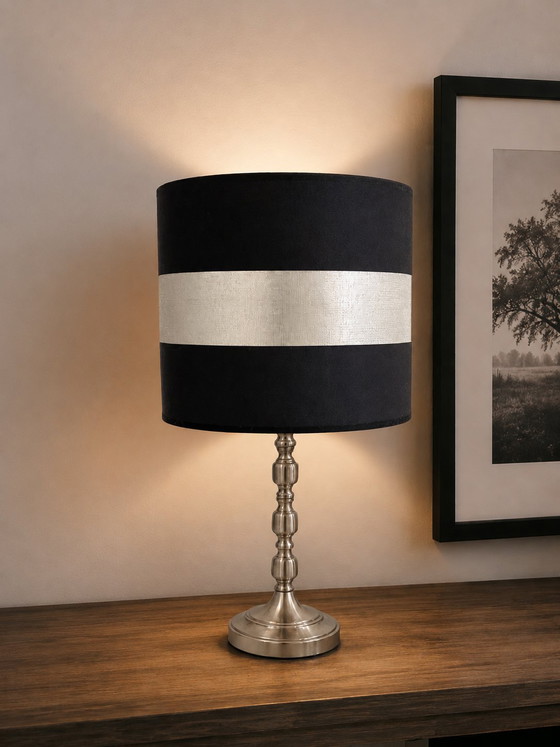 Image 1 of Elegant designer-style table lamp in black & silver 