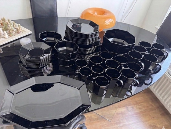 Image 1 of Komplettes Arcoroc Octime Geschirrset (Schwarz, 1980er Jahre)