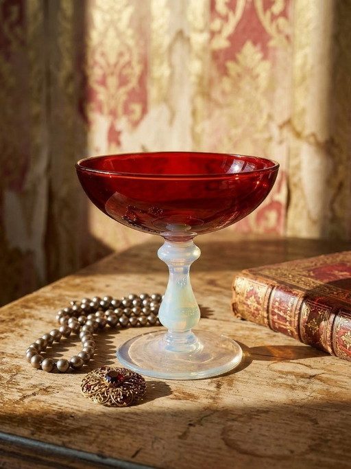 Bol con pedestal de cristal veneciano rojo y opalino de estilo vintage con diseño de burbujas de jabón.