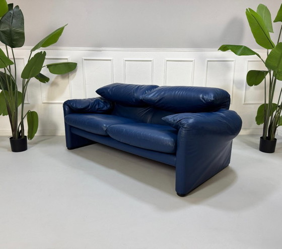 Image 1 of Divano di design Cassina Maralunga 2 posti in pelle blu
