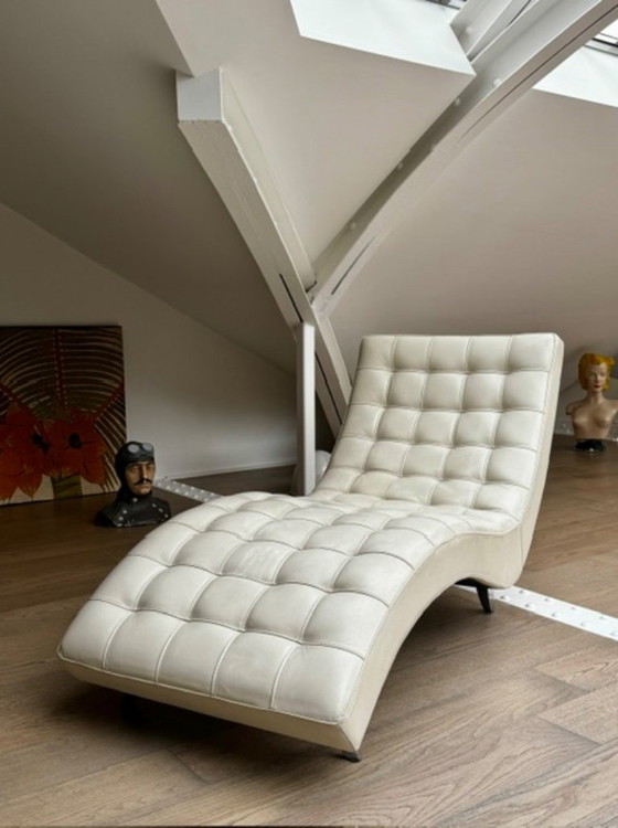 Image 1 of 2 chaise longue in pelle bianca