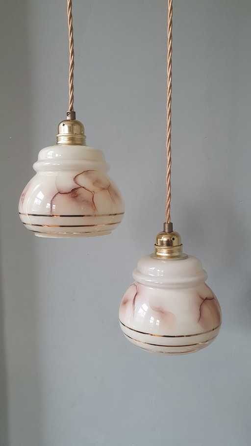Suspensions vintage en verre opalin marbré avec décoration dorée