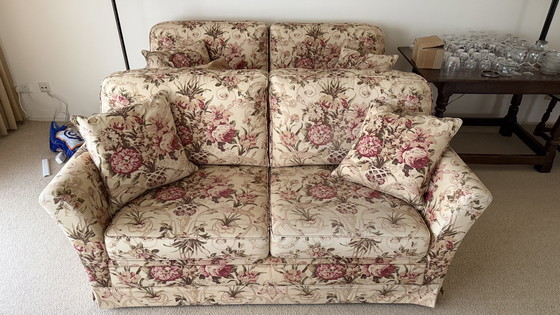 Image 1 of Twee prachtige Engelse banken met groot zitcomfort