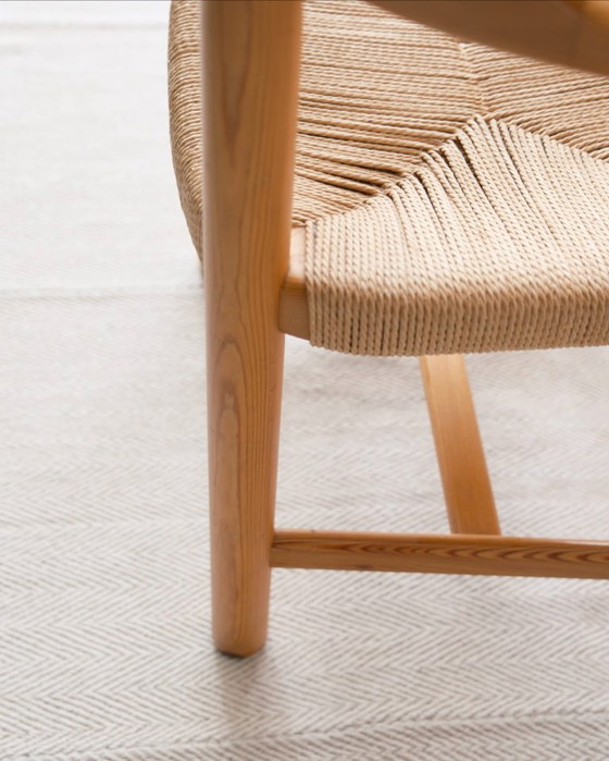 Image 1 of Rainer Daumiller. Uitschuifbare ronde tafel met 6 stoelen.