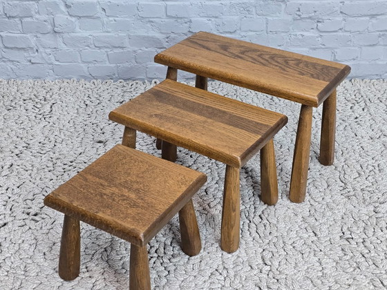 Image 1 of Tavolini/sgabelli rettangolari in rovere massello con influenze brutaliste Wabi Sabi, set di 3, anni '60.