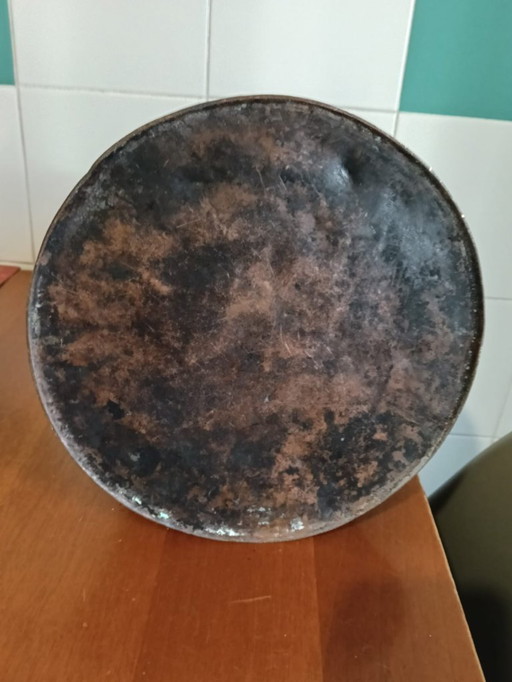 Antiker Kupferkrug aus dem späten 19. Jahrhundert