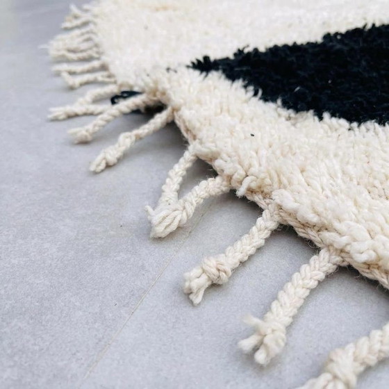Moroccan Azilal Round Wool Rug 200/200cm – Rugs & carpets (photo 8 of 10)