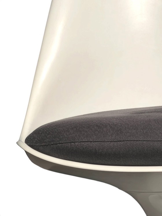 Chaise Tulipe Eero Saarinen, Knoll International, blanche – Chaises de salle à manger (photo 8 of 13)
