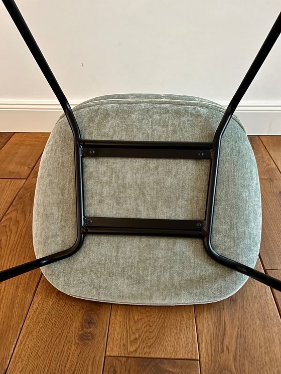 Image 1 of GUBI - "Sedia da pranzo Beetle", completamente imbottita