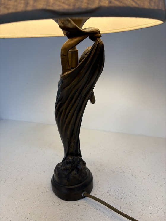 Image 1 of Bronzen tafellamp dame