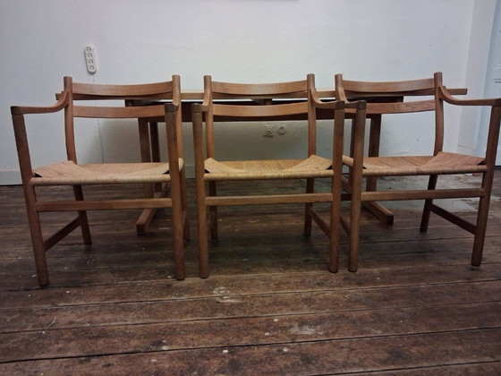 Hans J. Wegners CH46 Stuhl x3, CH53 x3 und Tisch – Carl Hansen & Søn, Esszimmerstühle, Wood (photo 3 of 6)