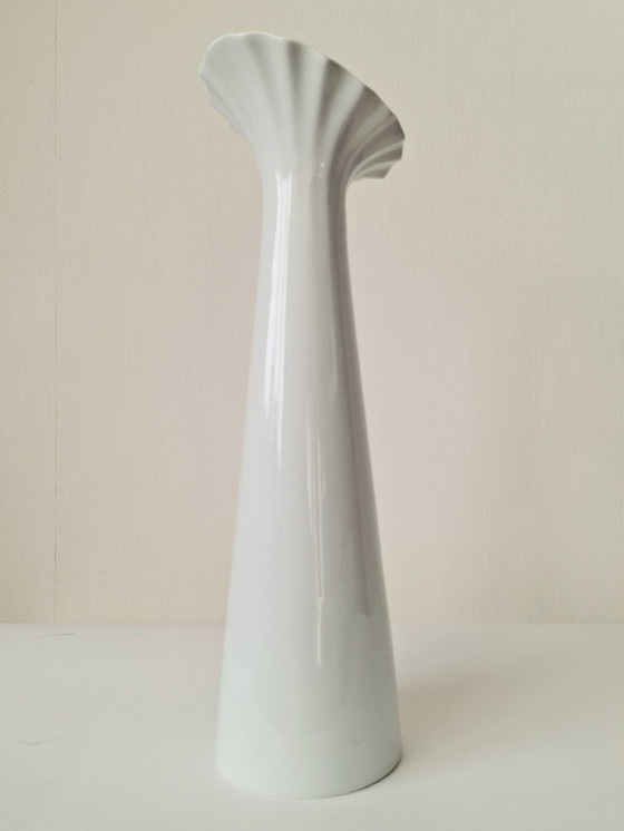 Image 1 of Tirschenreuth Designvaas | Slanke Vaas met Geschubde Kraag | Duits Porselein Jaren '80