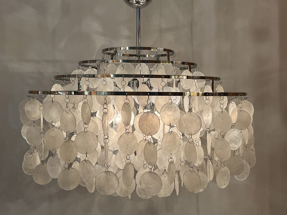 Image 1 of Suspension vintage en nacre et opaline, lustre