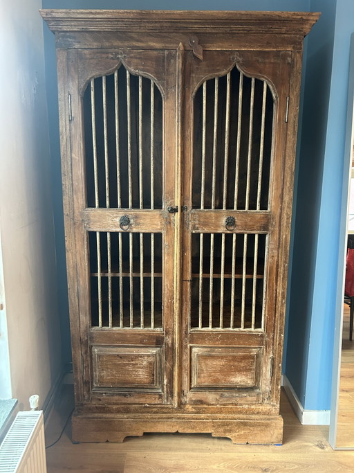 Vintage Indischer Schrank mit Stäben