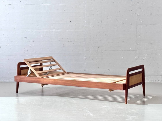 Image 1 of Cama Swiss Form de teca con tejido de ratán, Suiza, década de 1950.