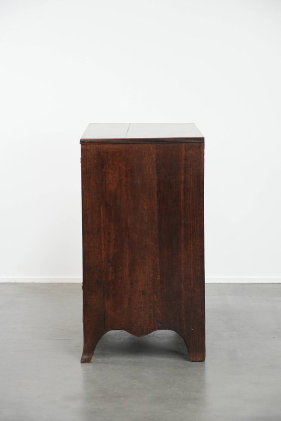 Image 1 of Antique English chest of drawers with 5 drawers and a beautiful color scheme