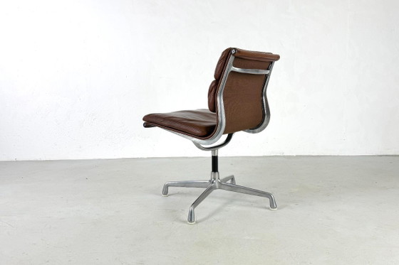 Softpad EA 205 di Charles e Ray Eames per Herman Miller - Anni '70 – Sedie da ufficio, Pelle (photo 6 of 11)