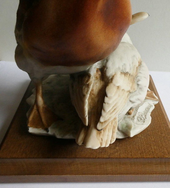 Image 1 of Figura de una pareja de ánades reales, diseñada por Giuseppe Armani, cerámica pintada a mano, base de roble.