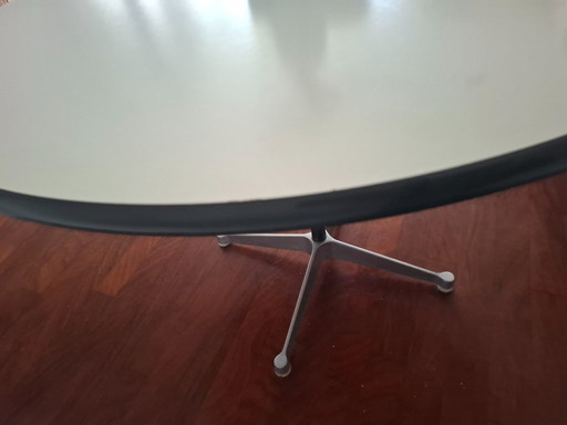 Table segmentée Vitra Eames