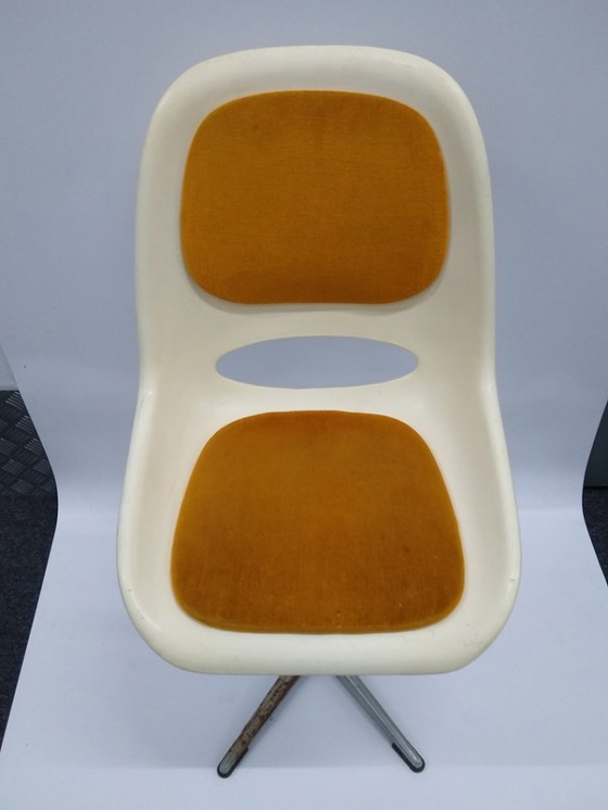 Image 1 of Chaise des années 70, époque spatiale