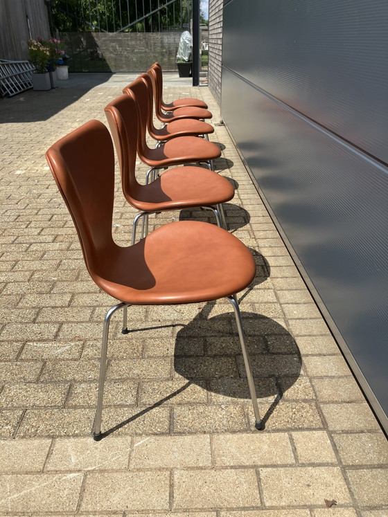 Image 1 of 6x Fritz Hansen series 7 Vlinderstoelen in Cognac leder NIEUW!!