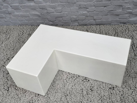 Image 1 of Tavolino laterale a forma di L con rotelle, design italiano di metà secolo, stile Space Age, Italia, anni '80