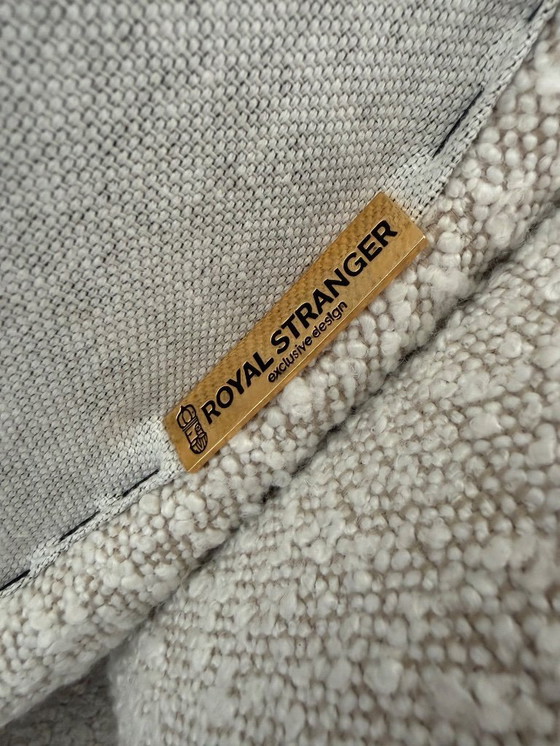 Image 1 of ROYAL STRANGER - Omhels fauteuil van boucléstof