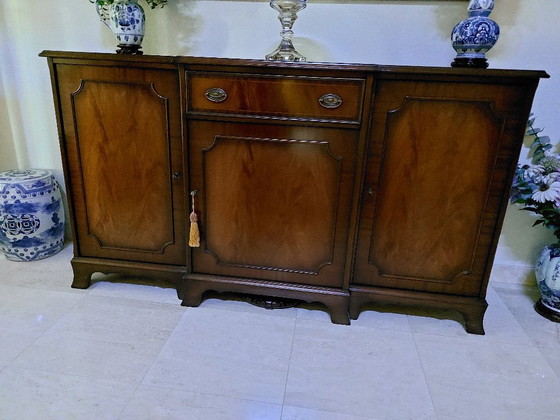 Heldense Exclusive Cabinet - Classic Sideboard – Wood, Brass (photo 4 of 5)