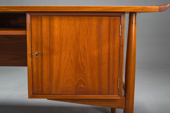 Image 1 of  Dänischer Chefschreibtisch aus Teakholz von Arne Vodder für H.P. Hansen, 1960er Jahre