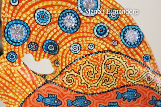 Image 1 of Figurine de poisson 100% faite à la main, peinte avec de petits poissons (neuve)