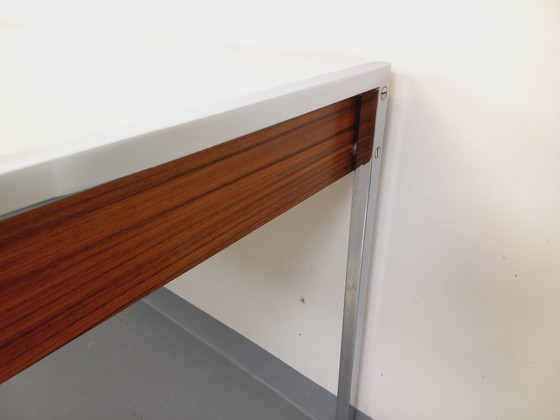 Image 1 of Vintage modernistisch bureau van palissander, melamine en metaal uit de jaren 60 en 70