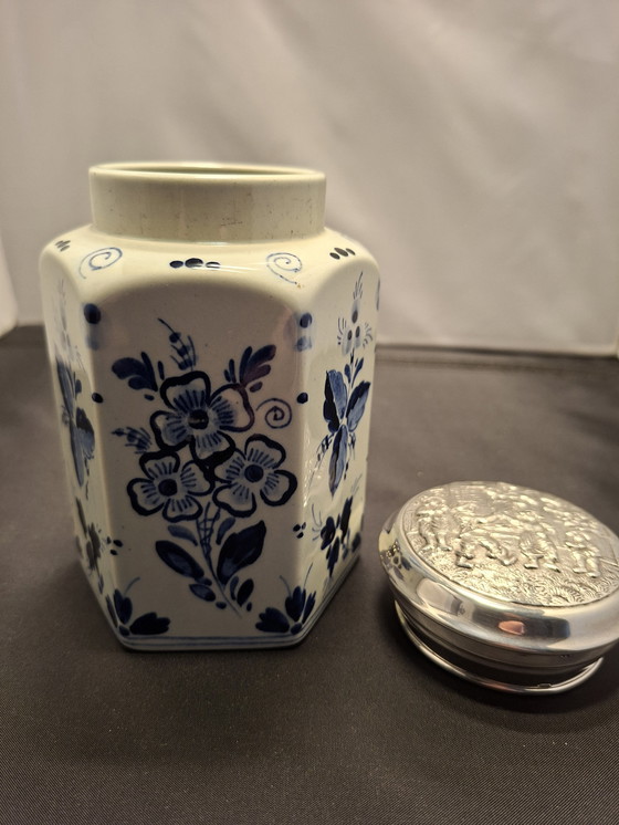 Image 1 of Vintage Delfts stijl potje met zilveren deksel