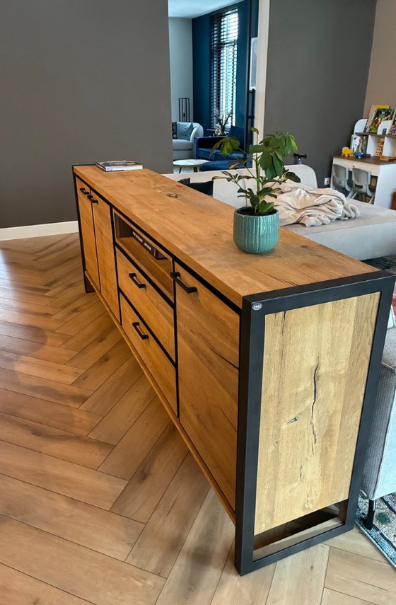 Buffet bas robuste XOOON / Henders & Hazel Metalo, 240 cm, Bois, Métal, Marron, Modern (photo 4 sur 5)