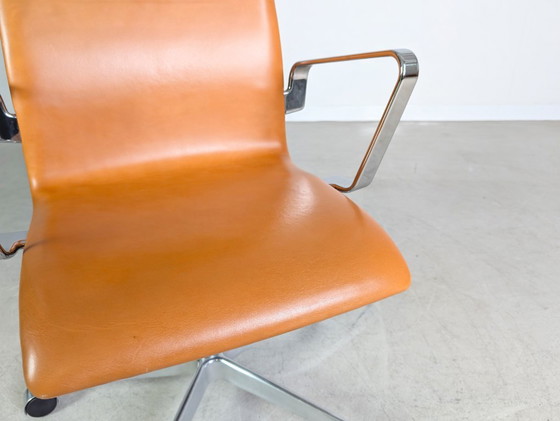 Image 1 of Original Fritz Hansen Oxford office chair, Arne Jacobsen executive chair
