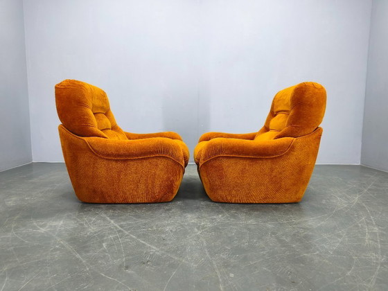 Image 1 of Coppia di poltrone lounge italiane in stile Space Age, con rivestimento arancione, anni '70.