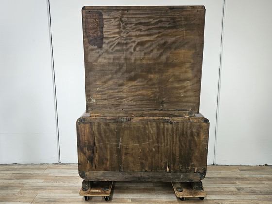 Image 1 of 1930s Art Deco Display Cabinet in Walnut and Walnut Root