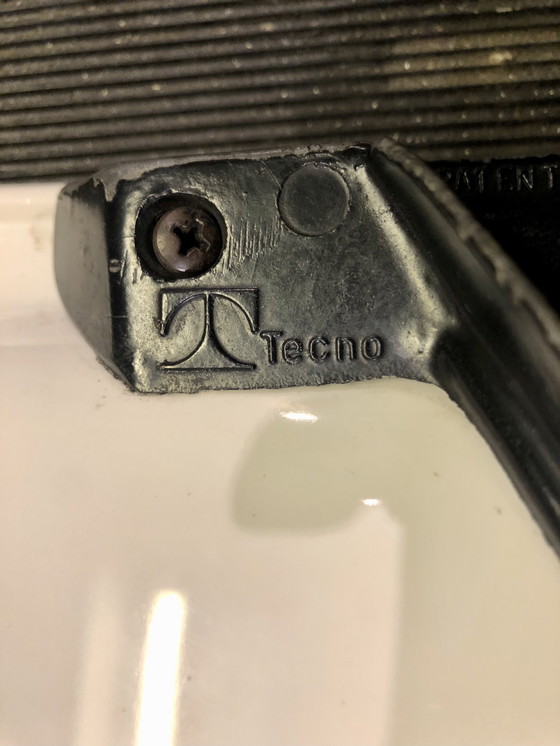 Image 1 of Tecno Modus swivel bucket seat