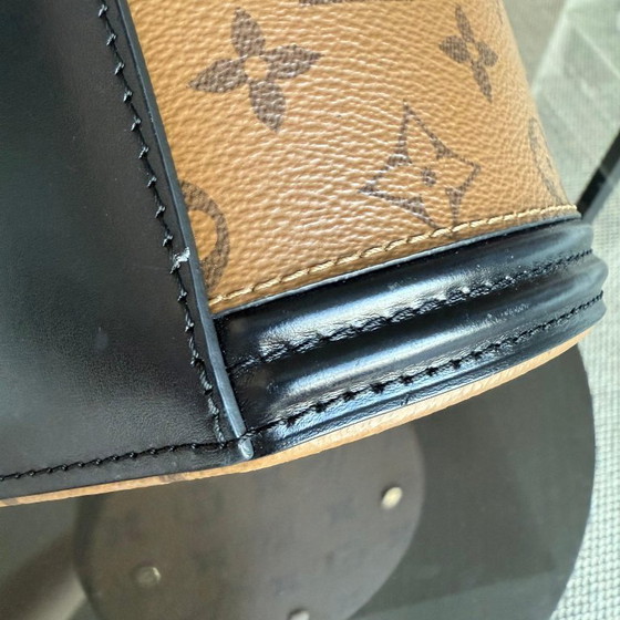 Image 1 of LOUISE VUITTON CANNES MONOGRAM REVERSE HANDTAS